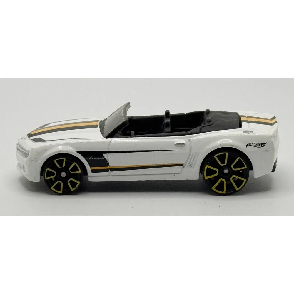 Hot Wheels Camaro Convertible Concept HW Workshop 1:64 Diecast Toy Race Car 2007
